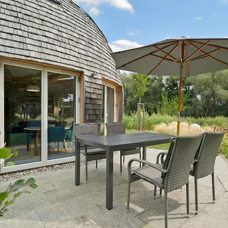Ferienhaus Südkugel - Kugelhaus In ökologischer Bauweise Am Tollensesee Penzlin