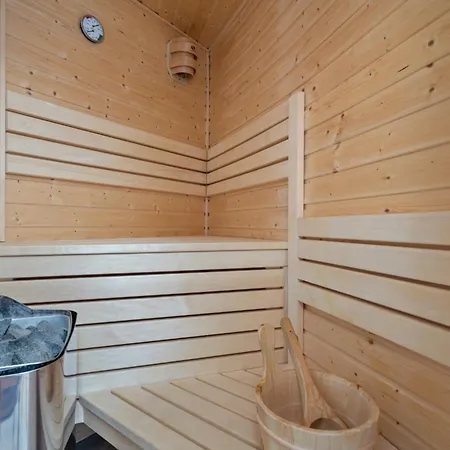 Suedkugel - Kugelhaus In Oekologischer Bauweise Am Tollensesee * Wustrow (Penzlin)