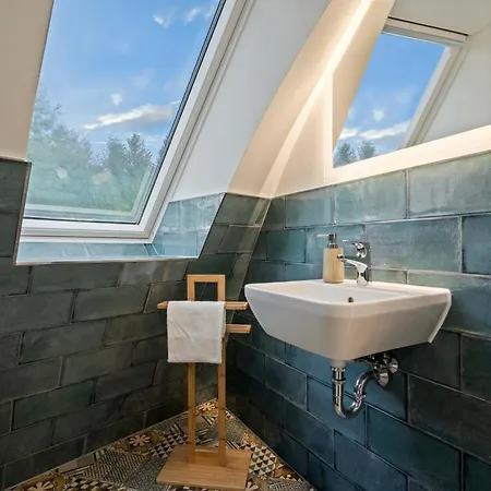 Ferienhaus Südkugel - Kugelhaus In ökologischer Bauweise Am Tollensesee *