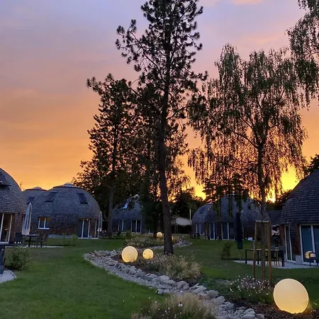 Suedkugel - Kugelhaus In Oekologischer Bauweise Am Tollensesee * Wustrow (Penzlin)